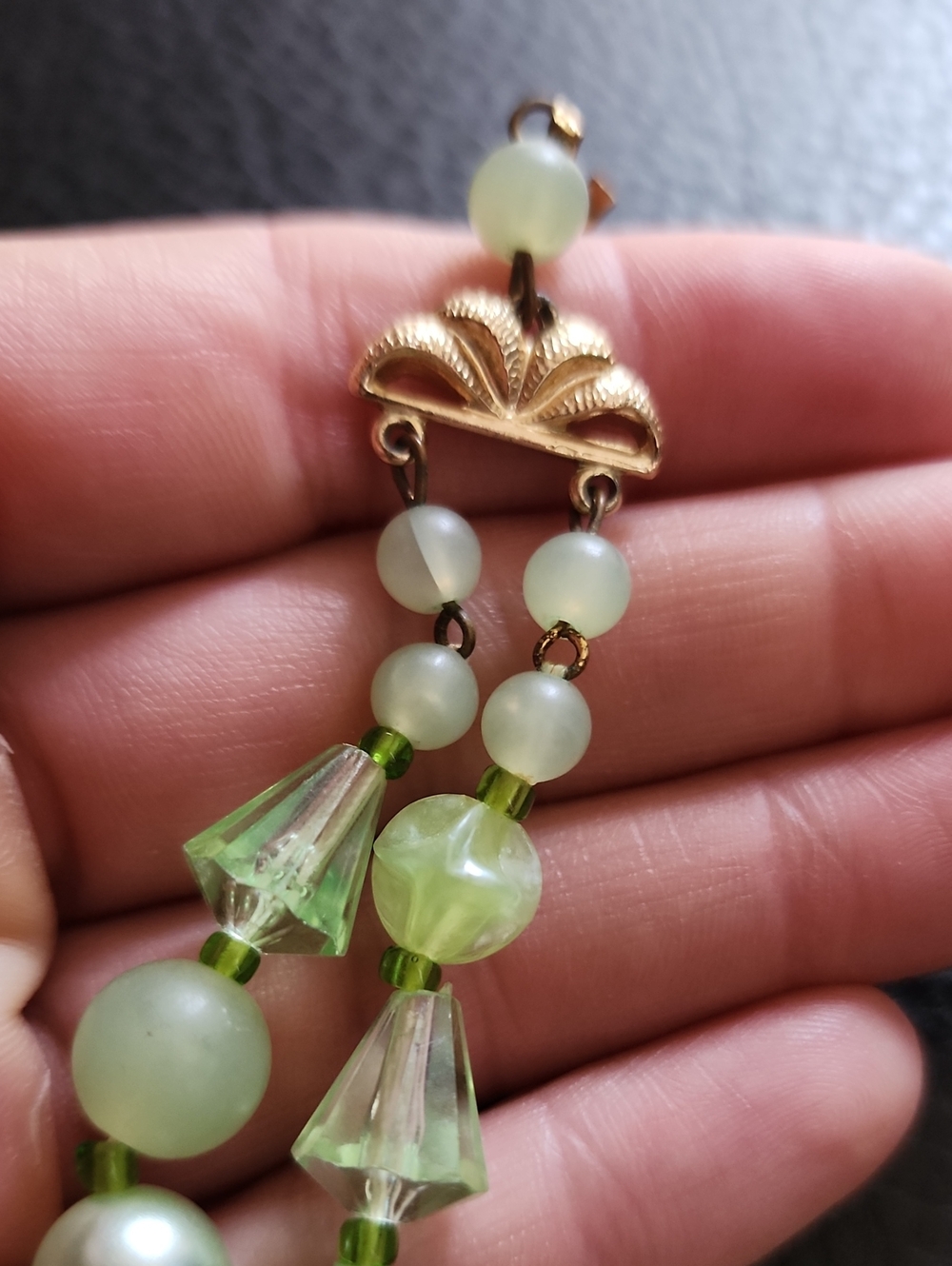 VTG Green Beaded Necklace - Elegant Light Green Statement Jewelry - Picture 7 of 9